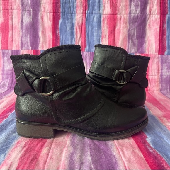 BareTraps Shoes - Baretraps Black Leather Ankle Boots with Buckles size 10